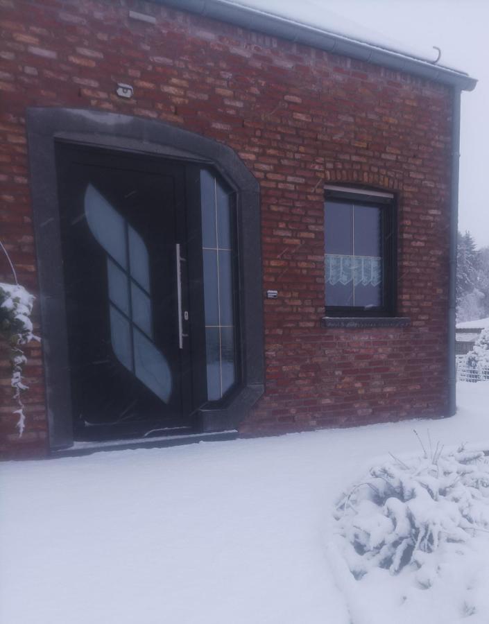 Ferienwohnung L'Evasion Du Berger Australien Couvin Exterior foto